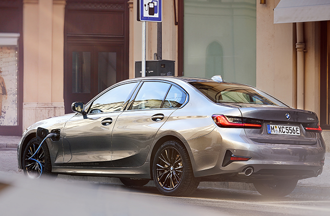 330e ، xdrive ، گشتاور ، پلاگین هیبریدی ، ب‌ام‌و ، هیبریدی