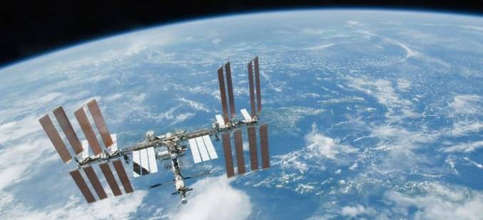 سفر فضایی با شارژهای الکتریکی