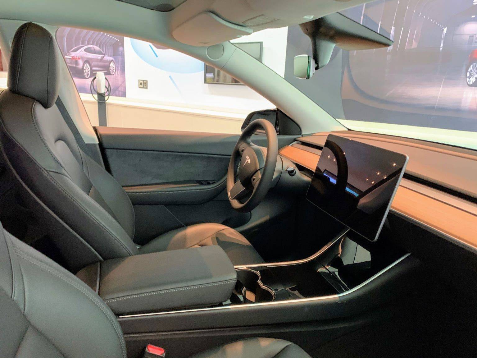 تسلا مدل Y , هفتاد درصد فروش خودرو برقی , تسلا در آمریکا