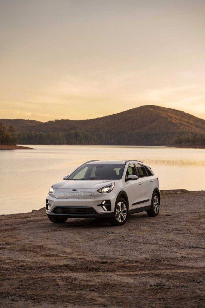 کراس اوور برقی کیا E-Niro مدل 2021 چه نوع وسیله نقلیه ای است؟ با چه خودرویی مقایسه می شود؟